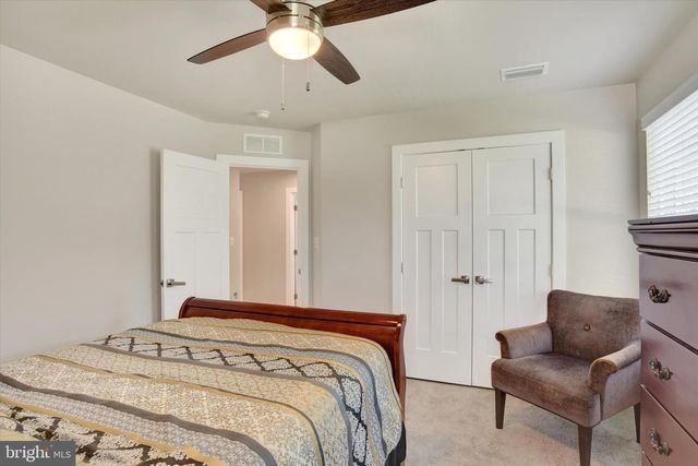 100 GRAYHAWK WAY S, Mechanicsburg, PA 17050