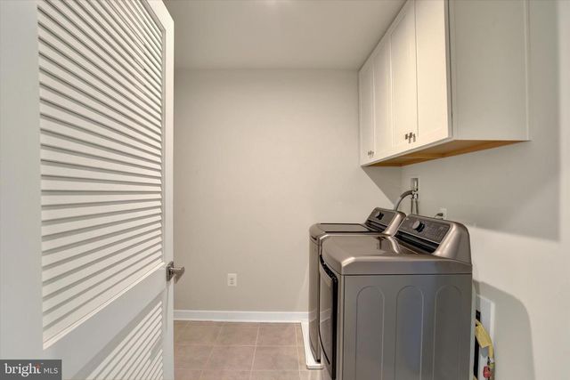 100 GRAYHAWK WAY S, Mechanicsburg, PA 17050