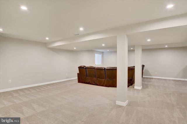 100 GRAYHAWK WAY S, Mechanicsburg, PA 17050