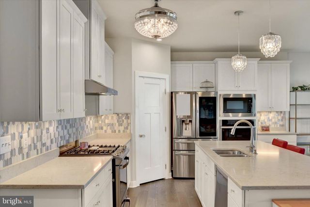 100 GRAYHAWK WAY S, Mechanicsburg, PA 17050