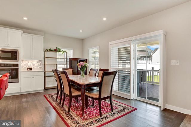 100 GRAYHAWK WAY S, Mechanicsburg, PA 17050