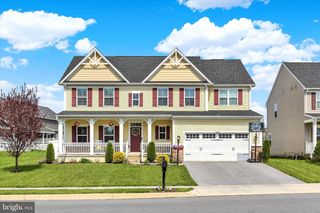 100 GRAYHAWK WAY S, Mechanicsburg, PA 17050