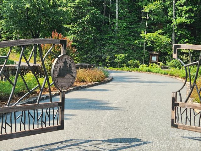 143 Nature Walk Drive, Marion, NC 28752