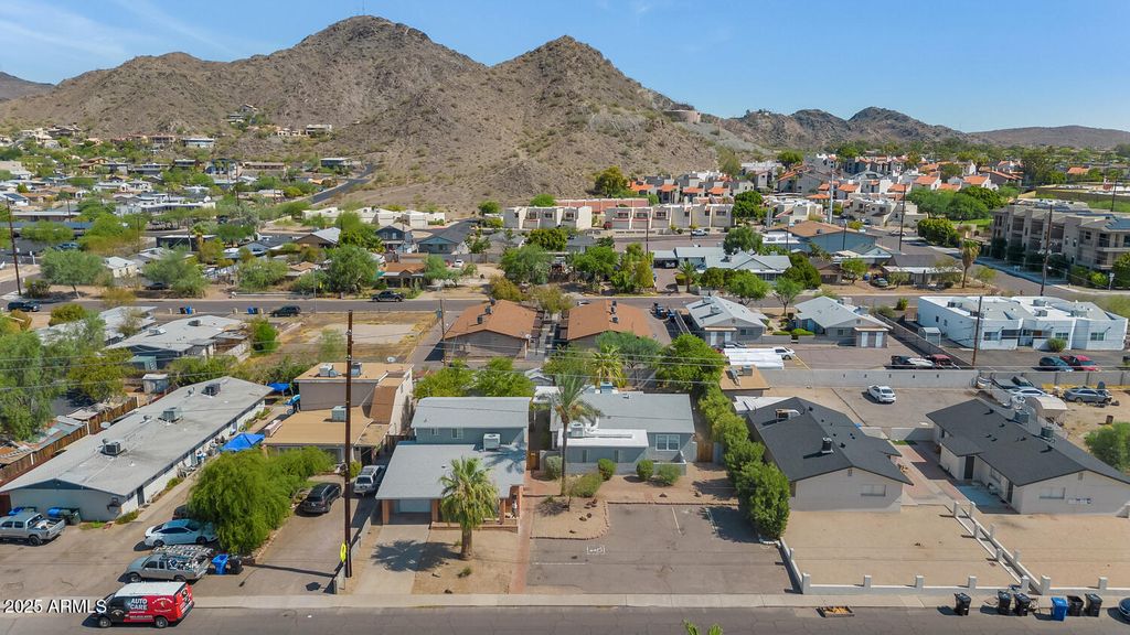 316 E VOGEL Avenue, Phoenix, AZ 85020 — photo 2