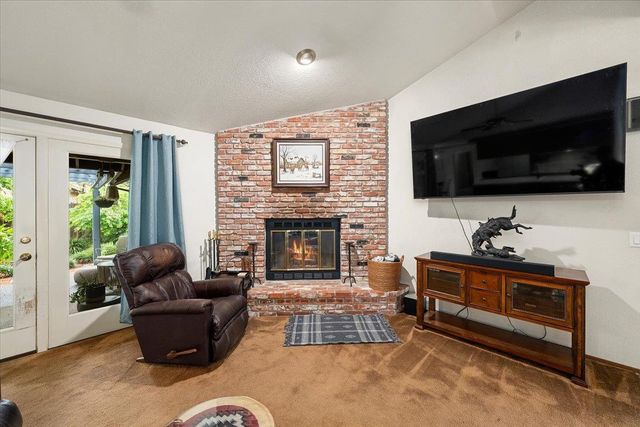 12001 Prospect Hill Dr, Gold River, CA 95670