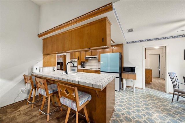 12001 Prospect Hill Dr, Gold River, CA 95670