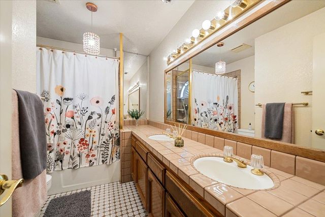 12001 Prospect Hill Dr, Gold River, CA 95670