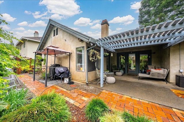 12001 Prospect Hill Dr, Gold River, CA 95670