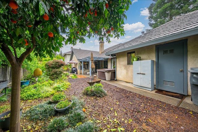 12001 Prospect Hill Dr, Gold River, CA 95670