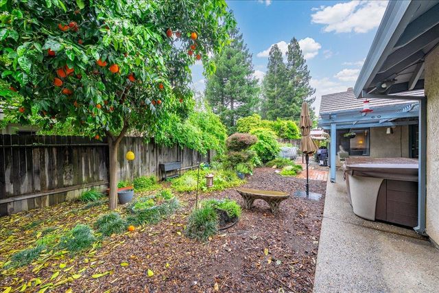 12001 Prospect Hill Dr, Gold River, CA 95670