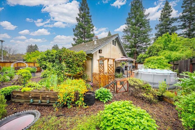 12001 Prospect Hill Dr, Gold River, CA 95670