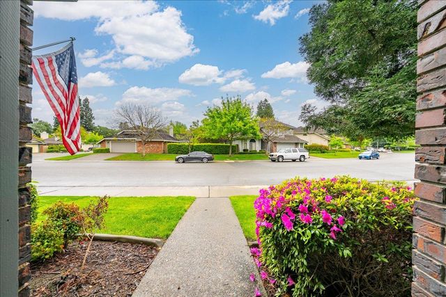 12001 Prospect Hill Dr, Gold River, CA 95670