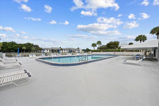 1014 Green Pine Blvd H1, West Palm Beach, FL 33409