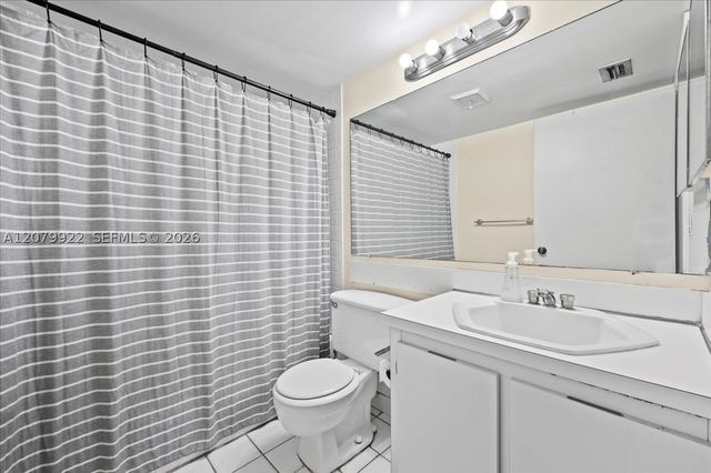 1014 Green Pine Blvd H1, West Palm Beach, FL 33409