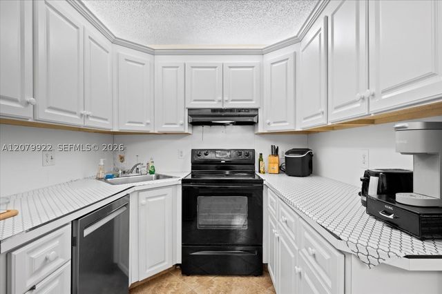 1014 Green Pine Blvd H1, West Palm Beach, FL 33409