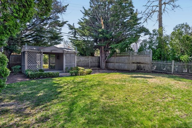 12 Cockachoiset Lane, Barnstable, MA 02655
