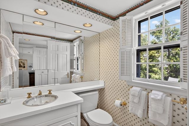 12 Cockachoiset Lane, Barnstable, MA 02655