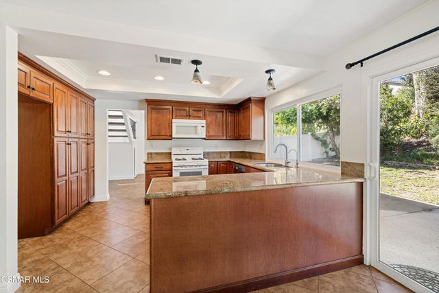 317 N Los Vientos Drive, Newbury Park, CA 91320