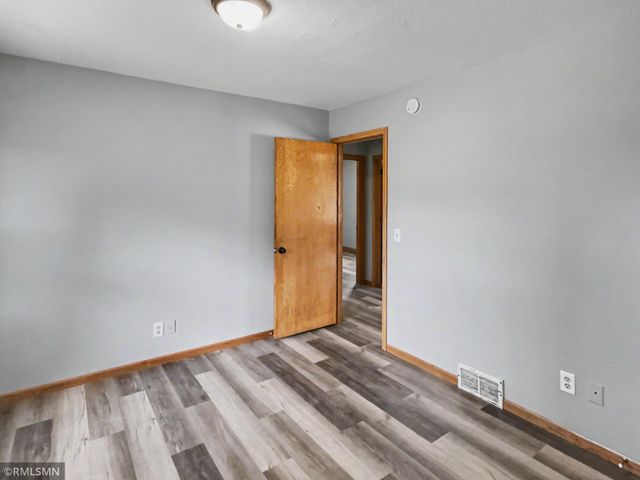 3912 61st Avenue N, Brooklyn Center, MN 55429
