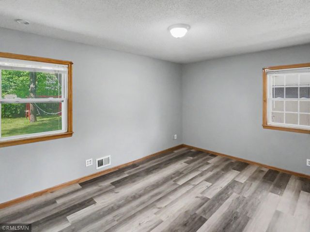 3912 61st Avenue N, Brooklyn Center, MN 55429
