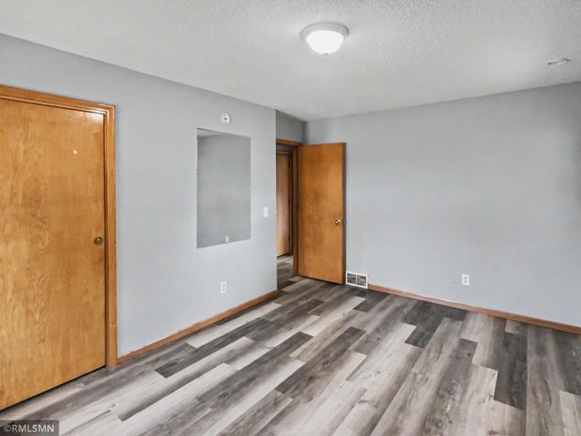 3912 61st Avenue N, Brooklyn Center, MN 55429