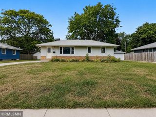3912 61st Avenue N, Brooklyn Center, MN 55429