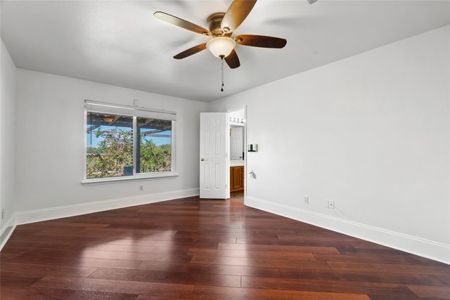212 Valley Run TRL, Elgin, TX 78621