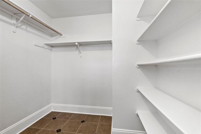 212 Valley Run TRL, Elgin, TX 78621