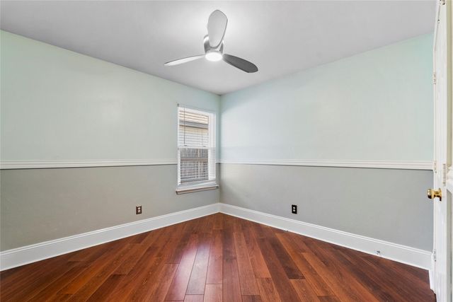 212 Valley Run TRL, Elgin, TX 78621