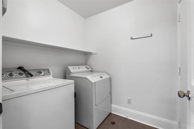 212 Valley Run TRL, Elgin, TX 78621