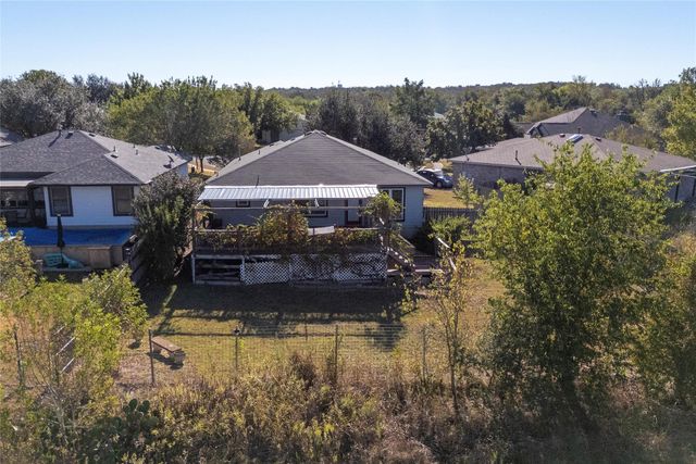 212 Valley Run TRL, Elgin, TX 78621