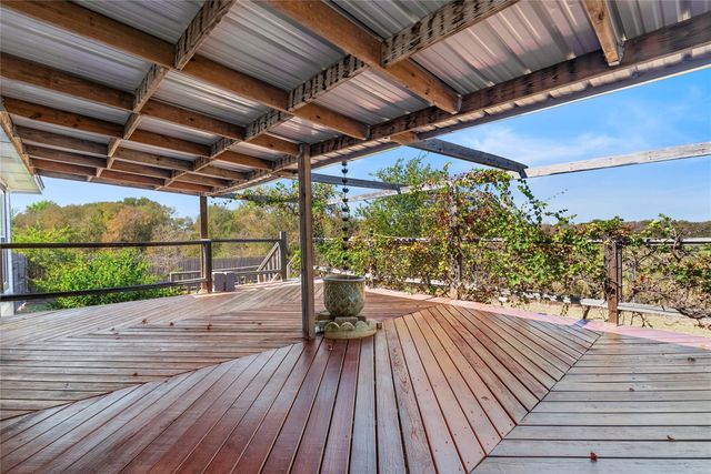 212 Valley Run TRL, Elgin, TX 78621