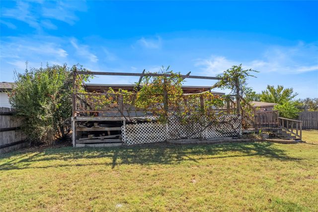 212 Valley Run TRL, Elgin, TX 78621