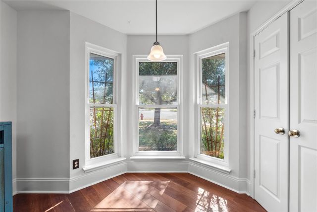 212 Valley Run TRL, Elgin, TX 78621