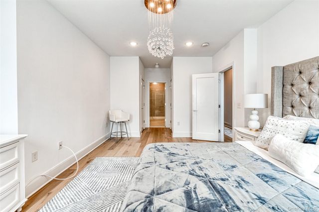 121 Marina Pointe Drive 121, East Rockaway, NY 11518