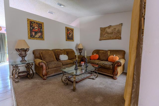 14452 SW 115th St, Miami, FL 33186