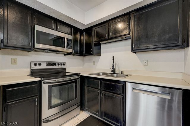 1101 Falconhead Lane 101, Las Vegas, NV 89128
