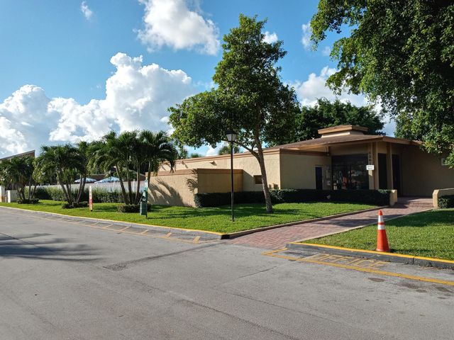 2930 W Missionwood Lane, Miramar, FL 33025