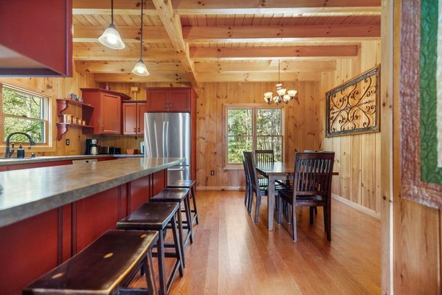 498 Lakeside Drive, Zoe, KY 41397