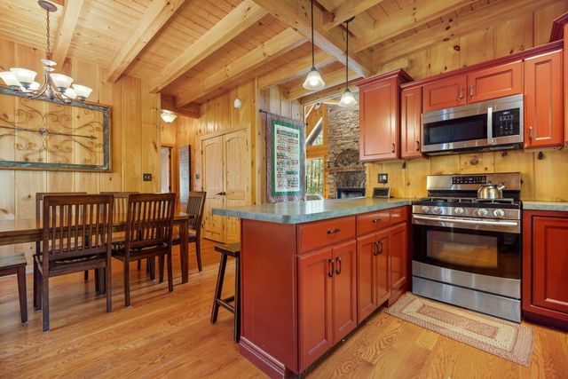 498 Lakeside Drive, Zoe, KY 41397