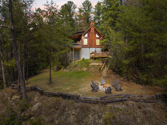 498 Lakeside Drive, Zoe, KY 41397