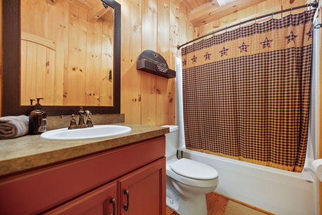 498 Lakeside Drive, Zoe, KY 41397