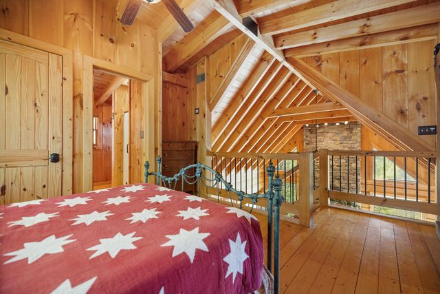 498 Lakeside Drive, Zoe, KY 41397