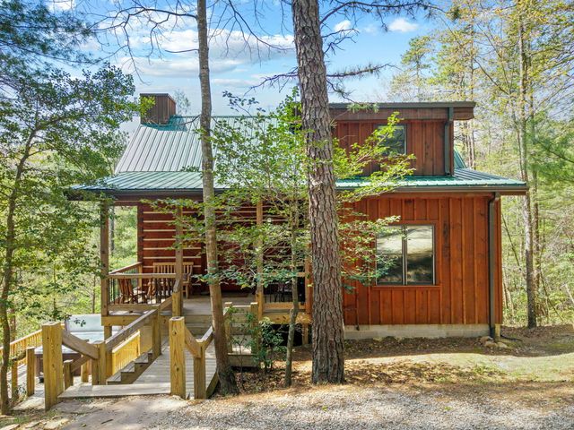 498 Lakeside Drive, Zoe, KY 41397