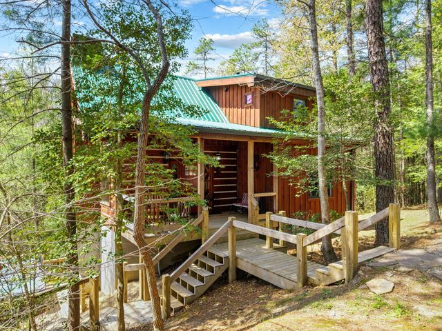 498 Lakeside Drive, Zoe, KY 41397