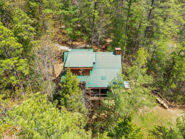 498 Lakeside Drive, Zoe, KY 41397