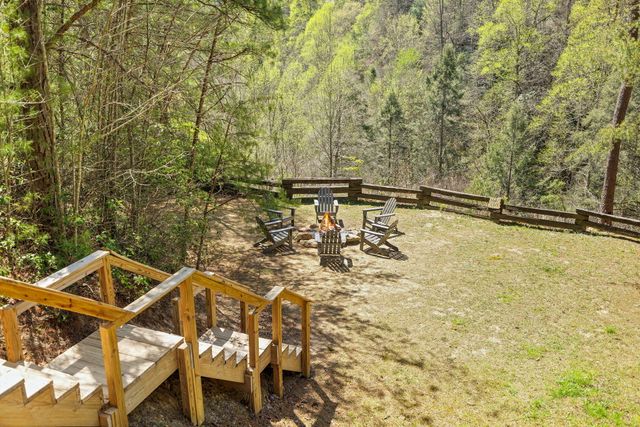 498 Lakeside Drive, Zoe, KY 41397