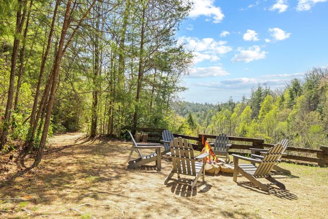 498 Lakeside Drive, Zoe, KY 41397