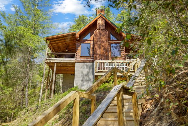 498 Lakeside Drive, Zoe, KY 41397