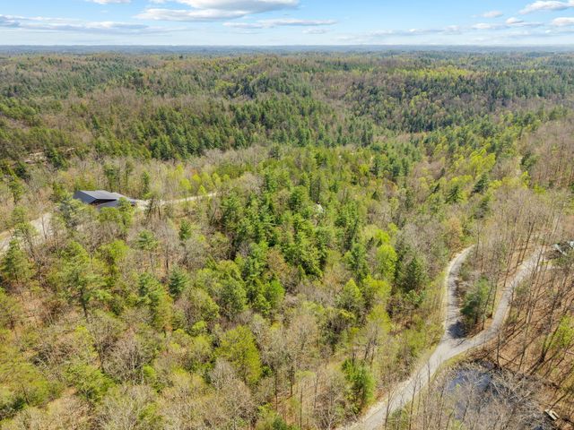 498 Lakeside Drive, Zoe, KY 41397